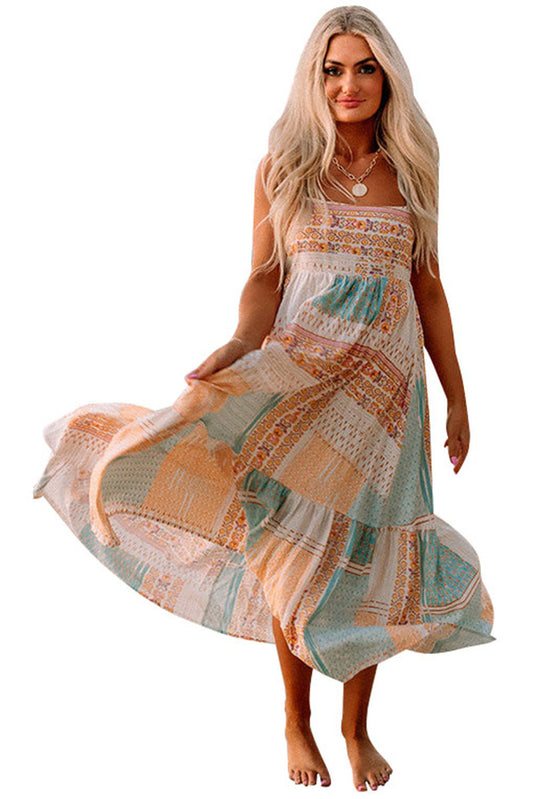 Sommerkleid mit quadratischem Ausschnitt und mehrfarbigem Boho-Patchwork-Druck