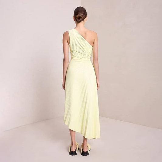 Asymmetrisches One-Shoulder-Plisseekleid