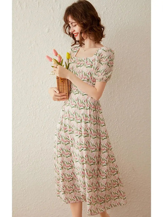 – Sommerkleid mit Blumenprint und Puffärmeln