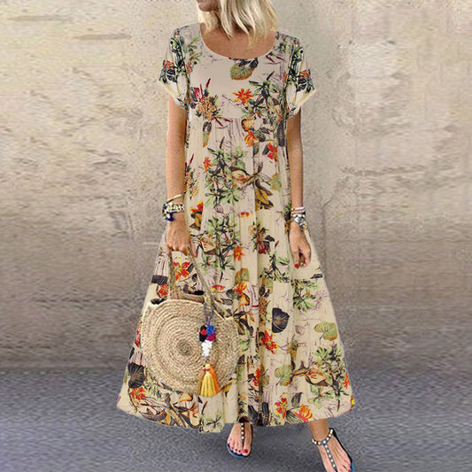 Langes Kleid mit Blumen im Vintage-Look