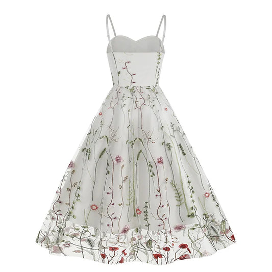 Besticktes Blumen-A-Linien-Kleid