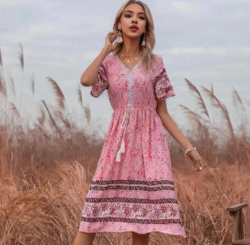 – ethnisch bedrucktes boho-kleid