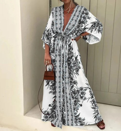 – ethno-bedrucktes kleid im boho-maxi-stil