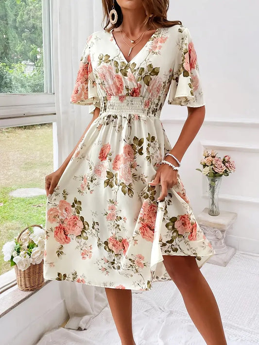 – kleid mit v-ausschnitt und blumenmuster für den sommer