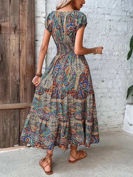 Kleid mit Paisley-Druck und kurzen Rüschensäumen | Rissa