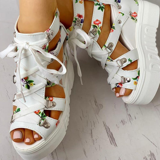 Florale Keilschuhe